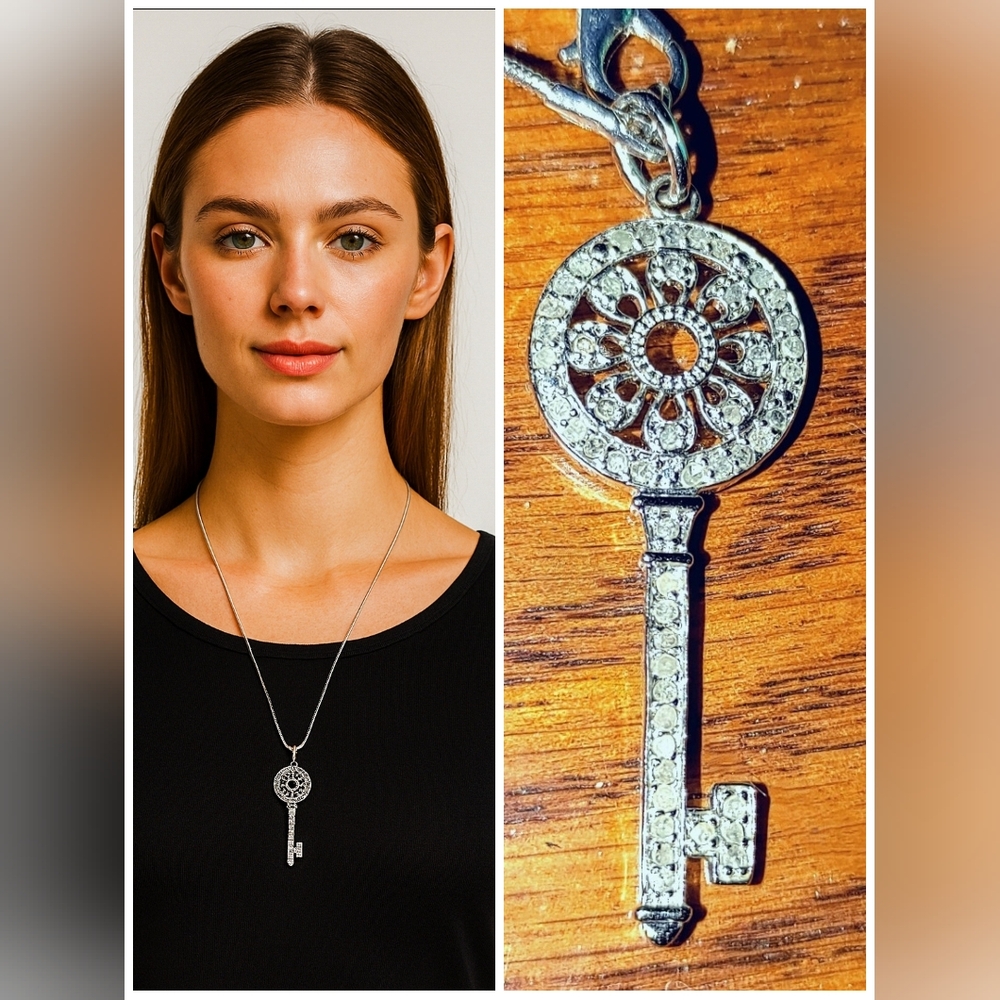 ❤️ “Key to My Heart” Sparkling Diamond & Silver‑Tone Key Pendant Necklace, Y2K